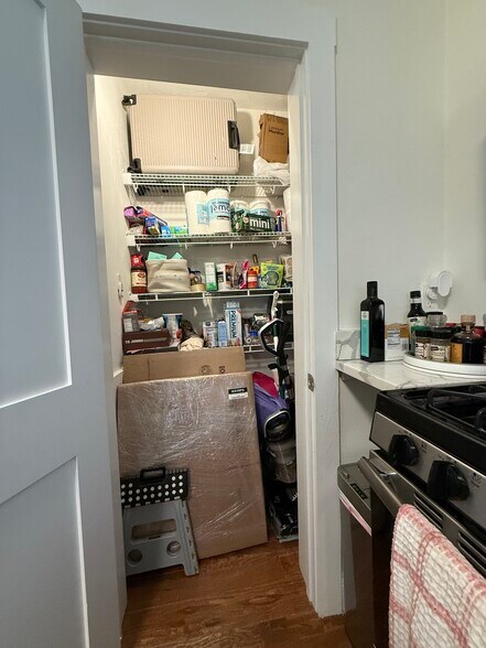 Building Photo - 229 Charles St