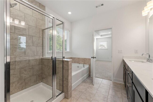 Building Photo - 8715 Chesford Grv