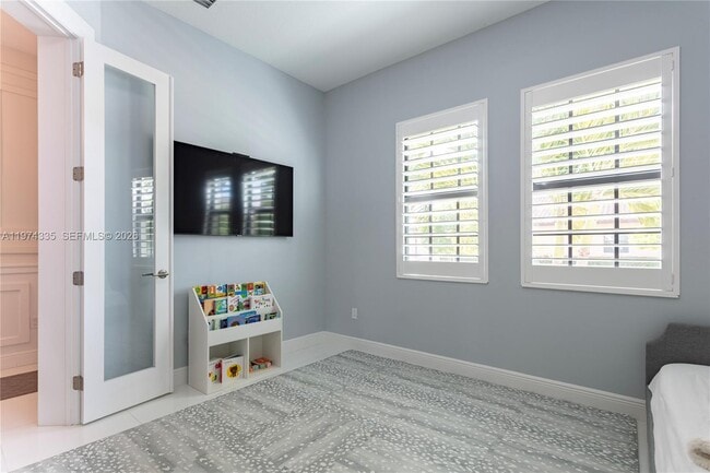 Building Photo - 8555 E Baypoint Cir