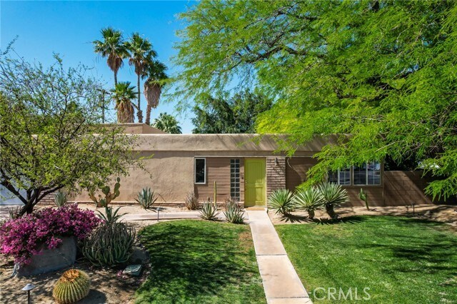 Building Photo - 576 E Desert Holly Cir