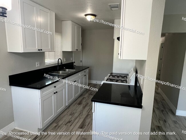 Building Photo - Cosy Home For Rent