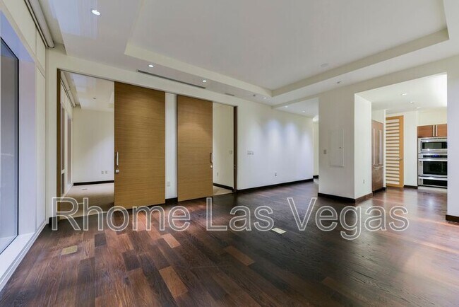Building Photo - 3750 Las Vegas Blvd S