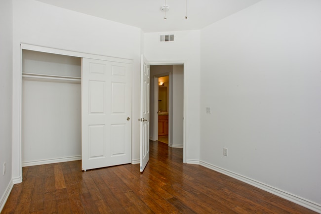 Building Photo - 2339 Chiquita Ln