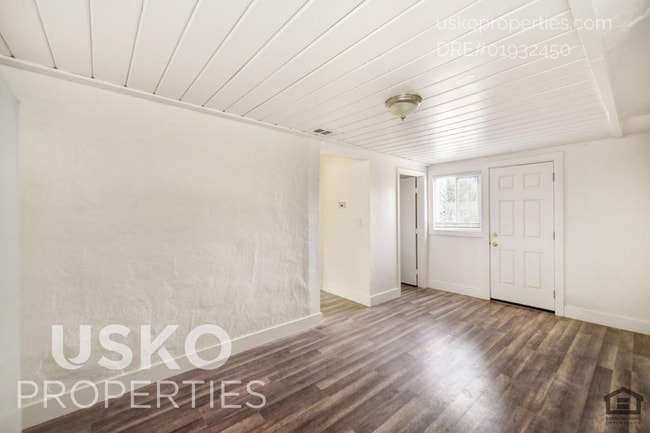 Building Photo - "Charming 2-Bedroom Duplex on Mendocino Bl...