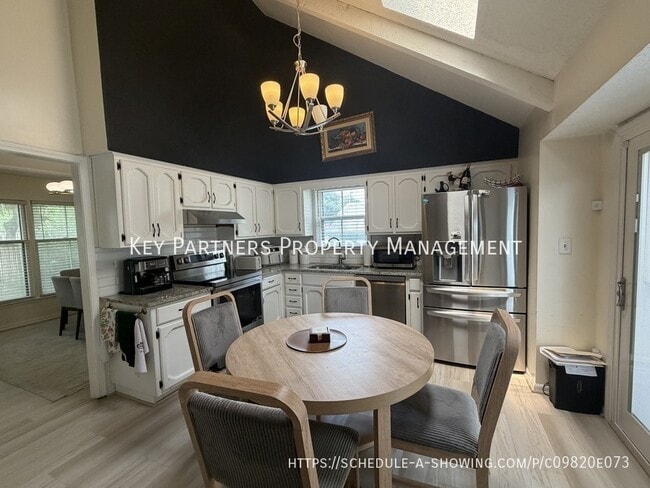 Building Photo - 6501 Long-