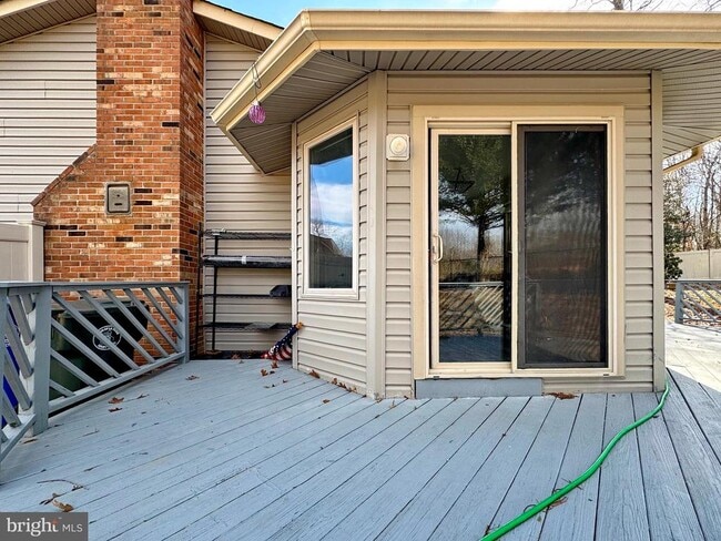 Building Photo - 401 Butternut Ct