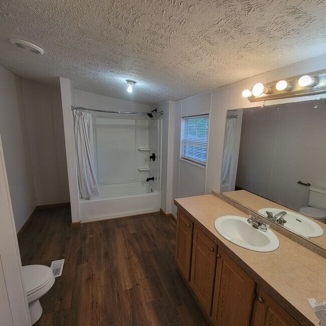 Building Photo - 3/2-Rickman, TN- For Rent