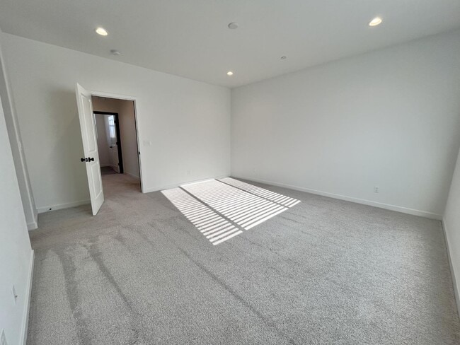 Building Photo - 4031 Dylan Rd