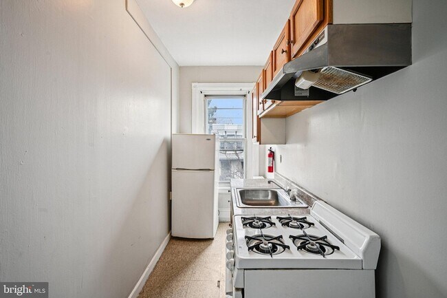 Building Photo - 201 N 59th St