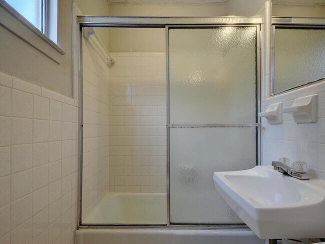 Building Photo - 4712 Depew Ave