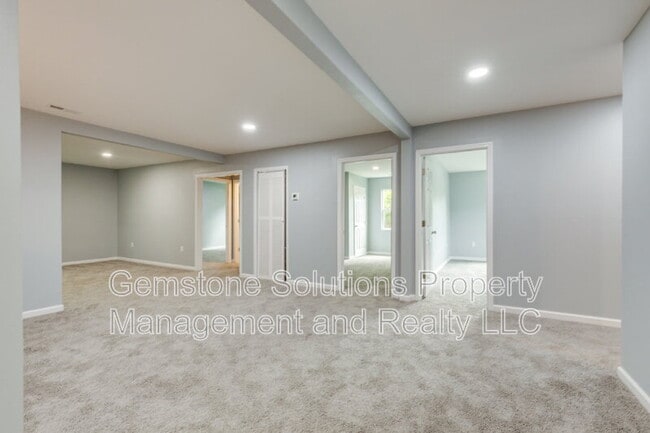 Building Photo - 2930 Primrose Cir