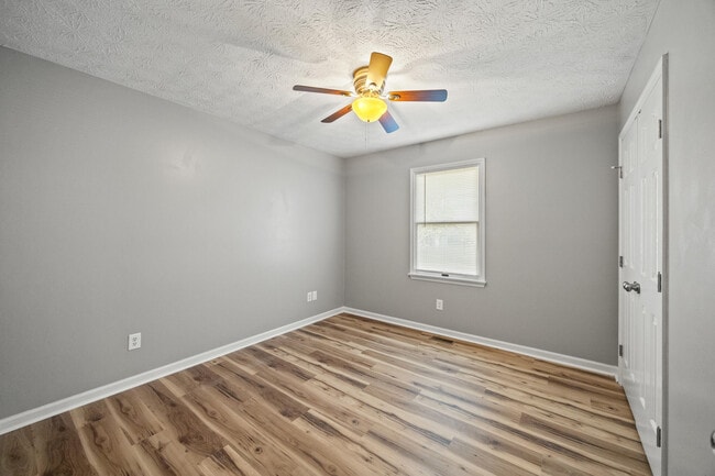 Building Photo - 1060 Butler Dr