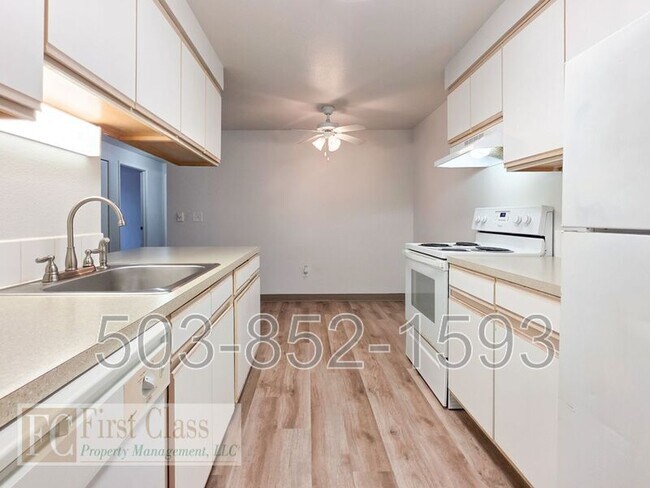 Building Photo - 1255 NW 183rd Ave