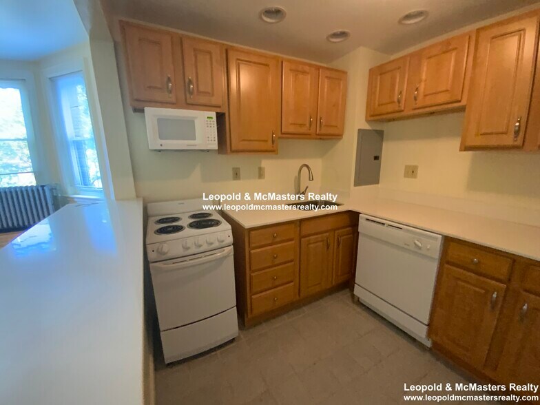 Building Photo - 379 Commonwealth Ave