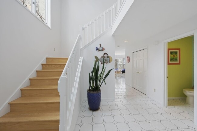 Building Photo - 16 Cedar Trail