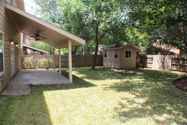 Building Photo - Beautiful Rental now available in Thistle ...