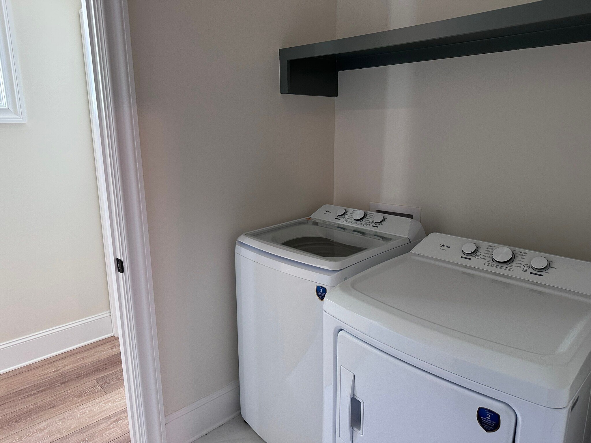 Building Photo - 226 McCowat St