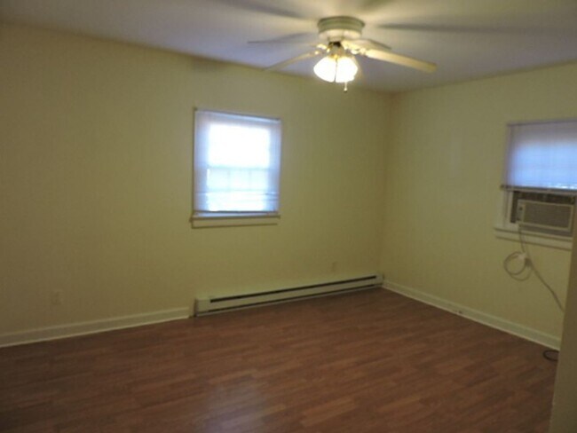 Building Photo - 2 br, 1 bath House - 168 B Sunset Lane