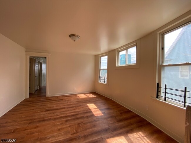 Building Photo - 130 Milford Ave
