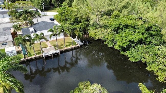 Building Photo - 4500 SW 42nd Terrace