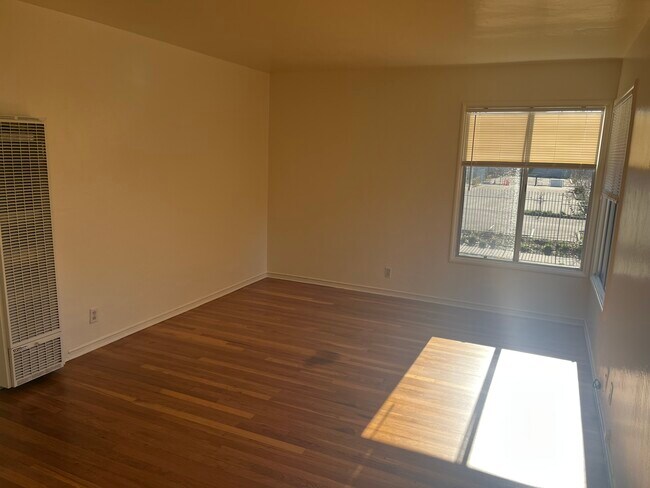 Building Photo - 919 Dwight Way