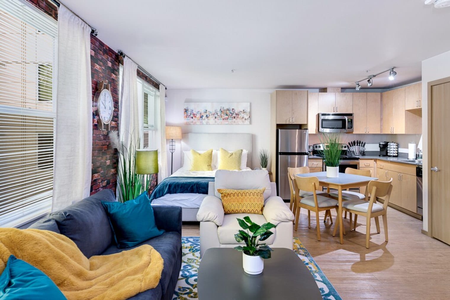 Building Photo - 2820 17th Ave S