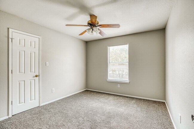 Building Photo - 9342 Bowmore Ct