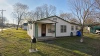 Building Photo - Charming 3 Bedroom Home in the Heart of Oilton