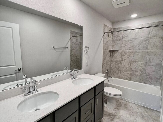 Building Photo - Open Concept Family Dream Home!