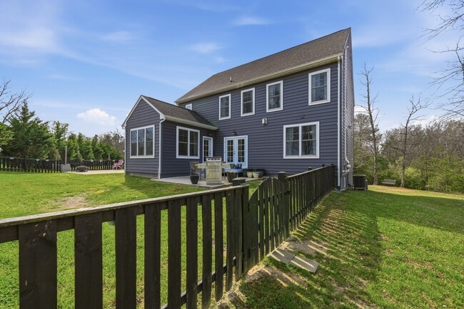 Building Photo - 115 Reliance Woods Dr