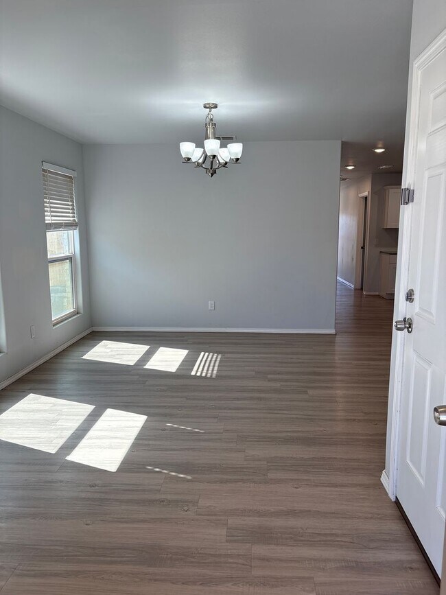 Building Photo - 5515 Kemper St