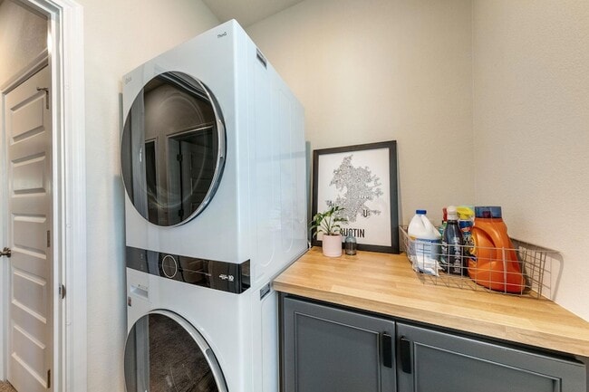 Building Photo - 7812 Moody Bend