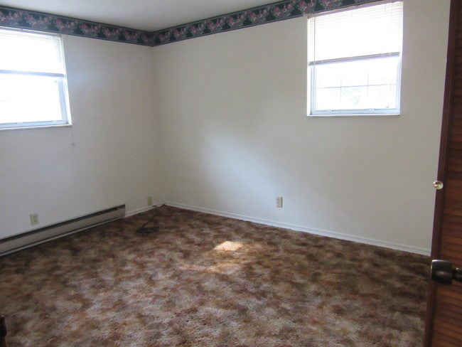 Building Photo - 3258 8th St