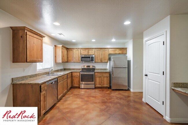 Building Photo - 2801 E 450 N