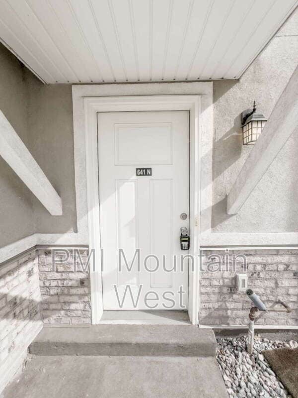 Building Photo - 641 N 30 E