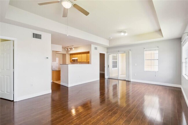 Building Photo - 1025 Villagio Cir