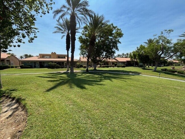 Building Photo - 15 Pebble Beach Dr