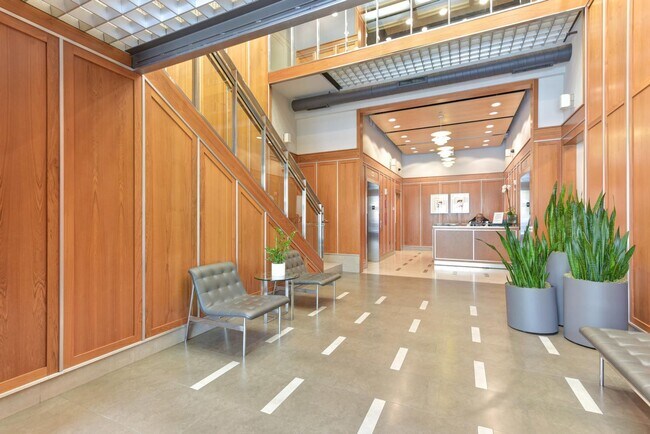 Building Photo - 1133 14th St NW
