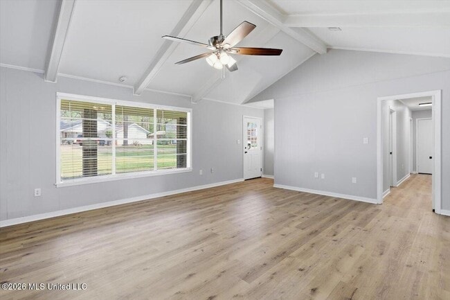 Building Photo - 104 Park Trail