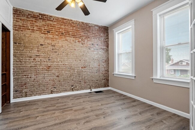 Building Photo - For the Big Dawgs