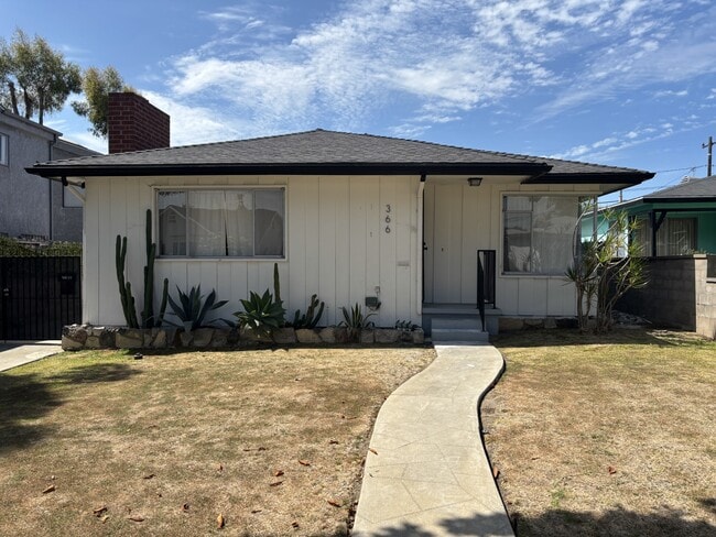 Building Photo - 366 E Hillsdale St