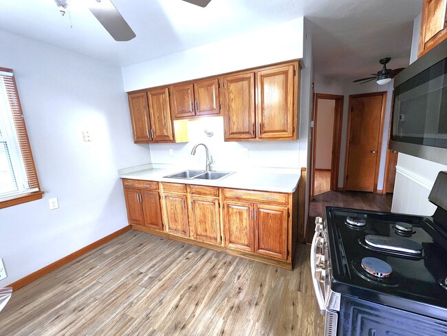 Building Photo - 4 Bedroom Cape Cod with Large Partially Fenced Yard