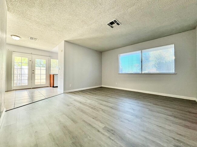 Building Photo - 6151 Meadow Vista Ln