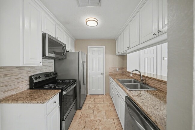 Building Photo - 6925 Calender Rd