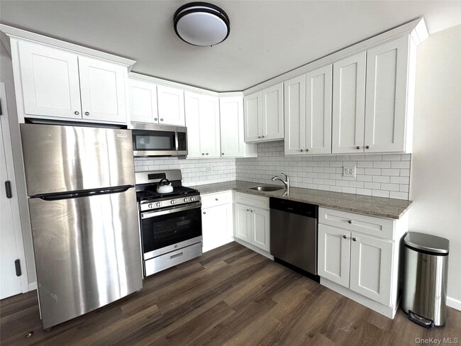 Building Photo - 213 Lake Ave