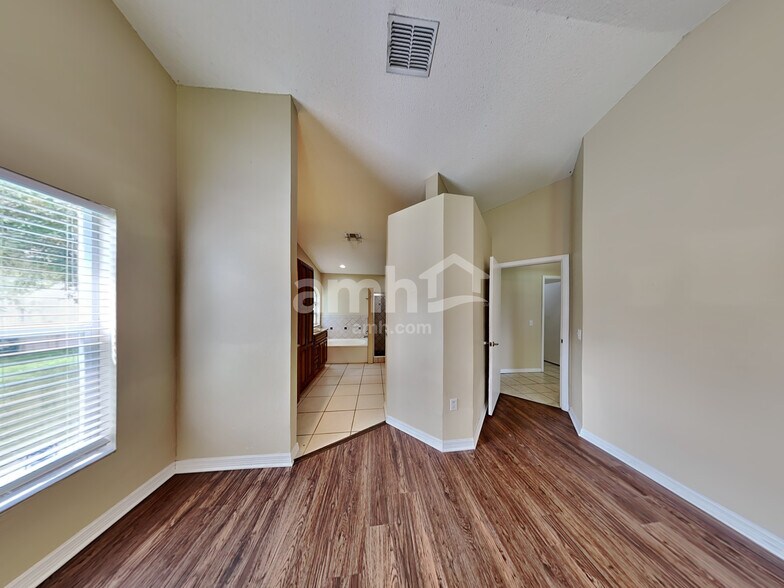 Building Photo - 837 Bryson Loop