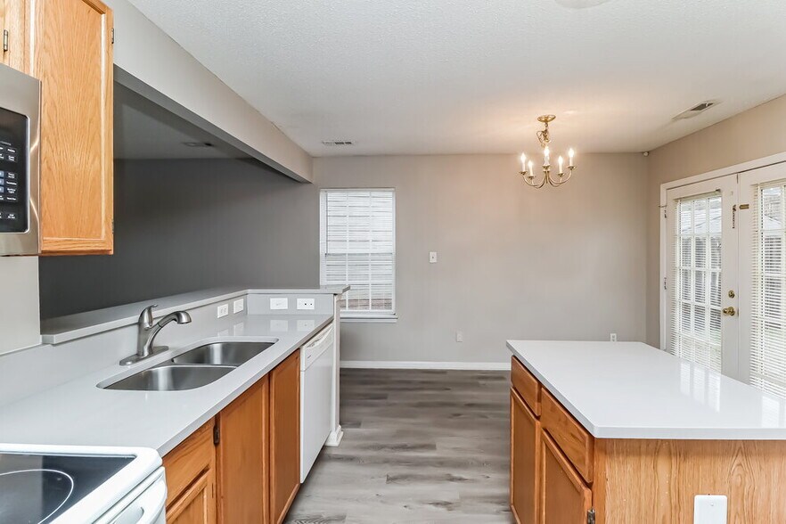 Building Photo - 11313 Red Finch Ln