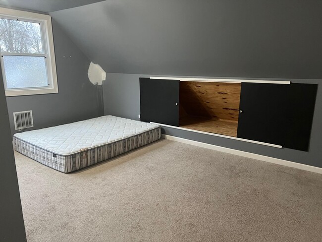 Primary Photo - 30 Madeley Ln