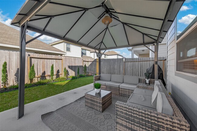 Building Photo - 23639 Buttress Root Dr