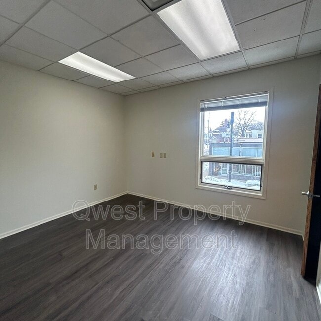 Building Photo - 975 Cherry St SE